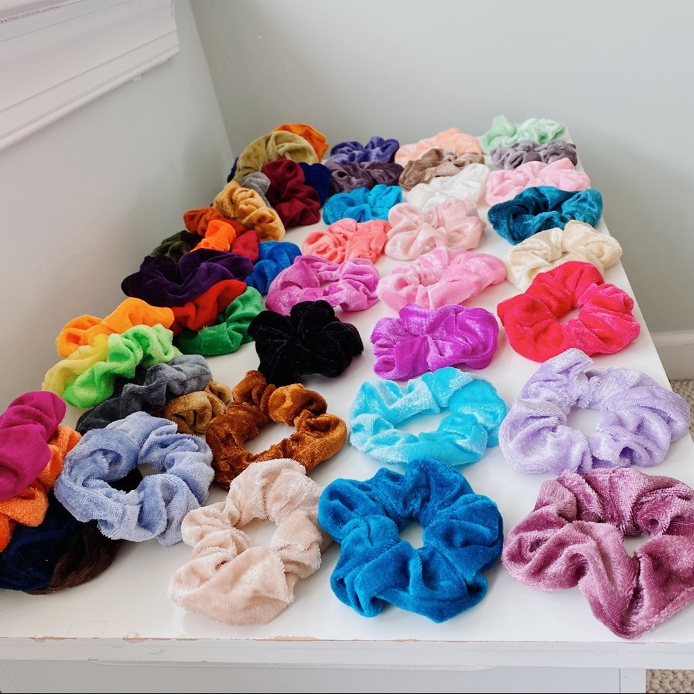 MYSTERY BOX Set of 6 Scrunchies